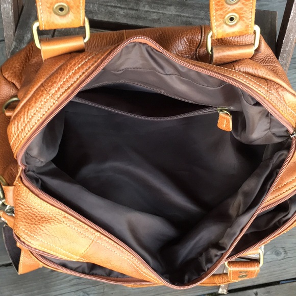 Brown leather bag with brass hardware - Picture 3 of 8